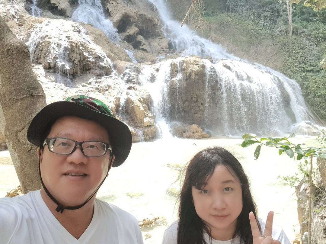 Lapopu Waterfalls景点图片