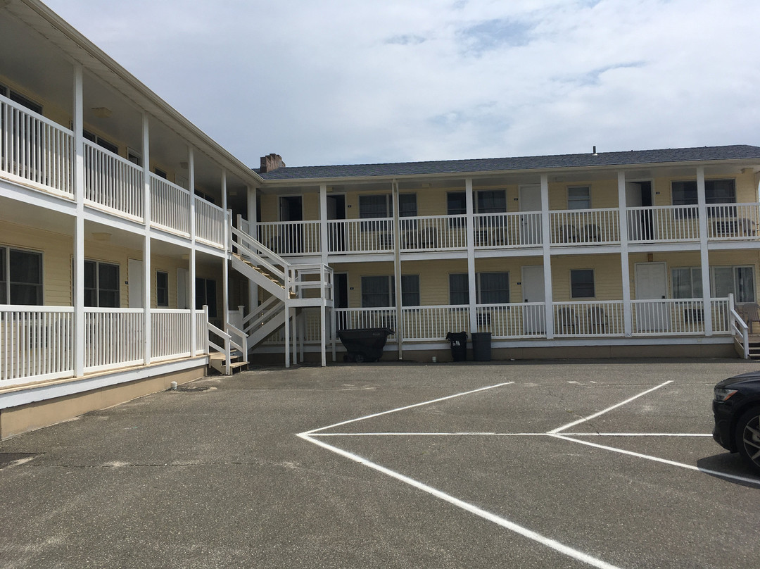 Drifting Sands Oceanfront Hotel主图