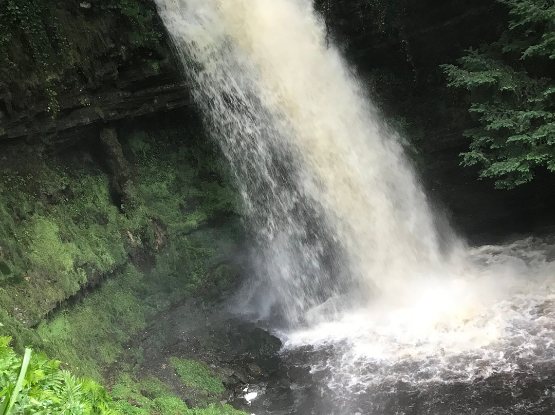 Glencar Waterfall景点图片