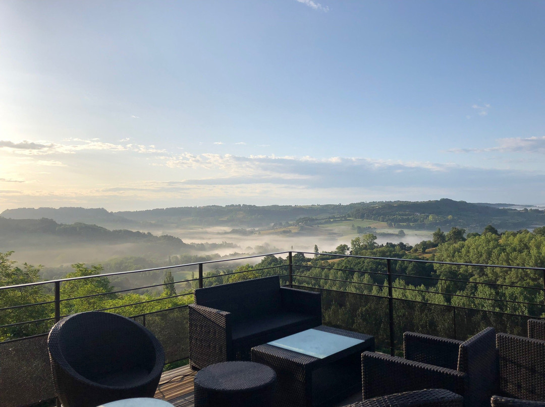 Hotel Le Saint Robert主图