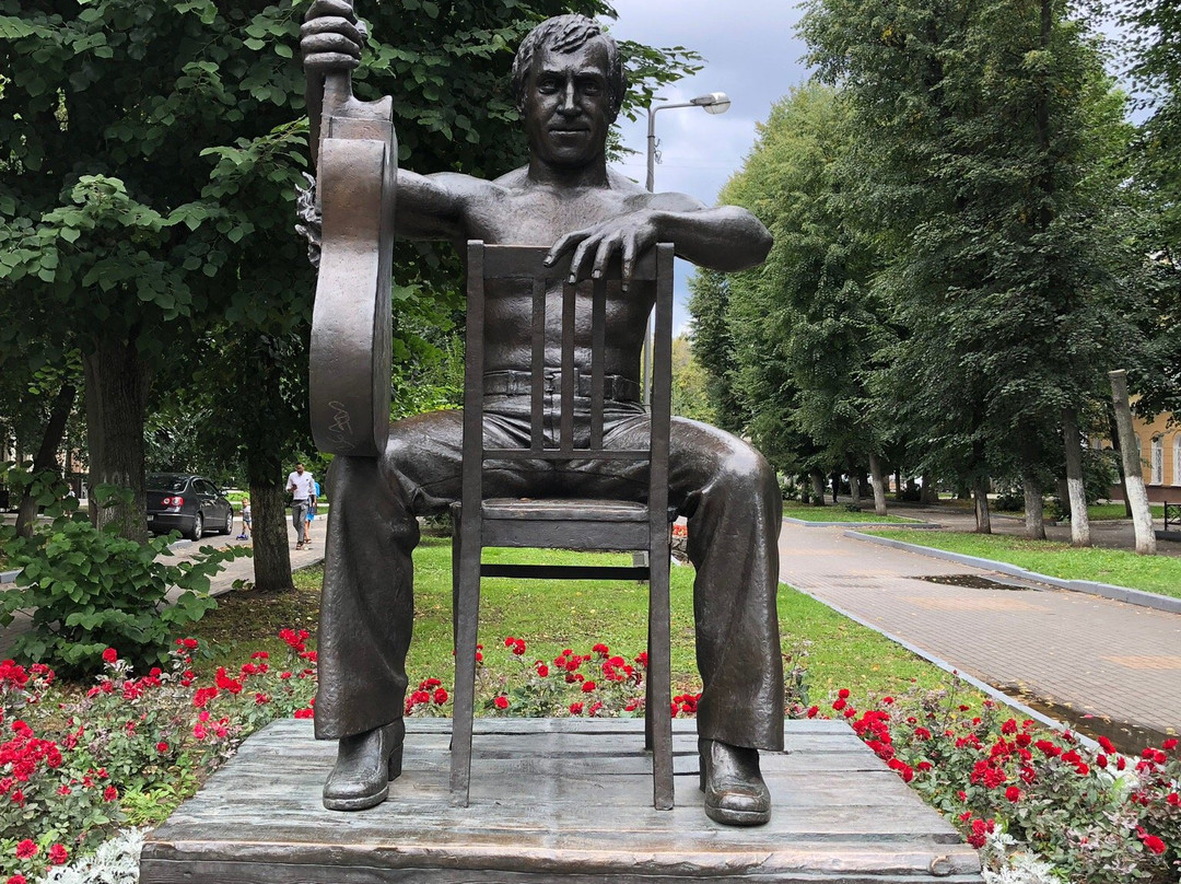Vysotskiy Statue景点图片