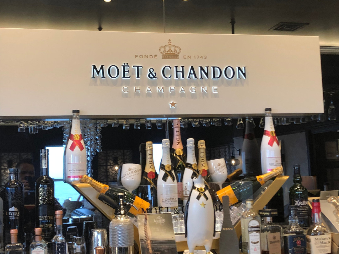 Hythe Imperial Moet & Chandon Bar景点图片