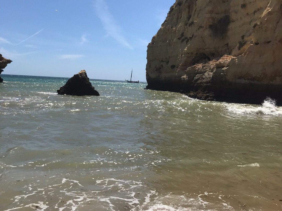 Vale de Covo Beach-卡沃埃罗必去景点