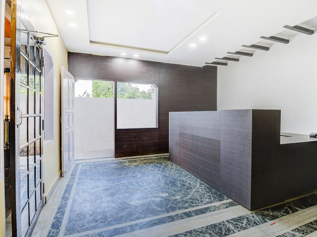 OYO 13521 Sudhriti Hotel主图