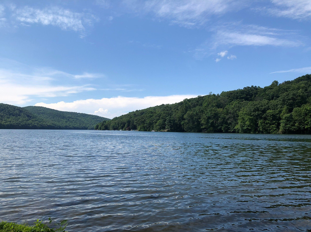 Squantz Pond State Park-New Fairfield必去景点