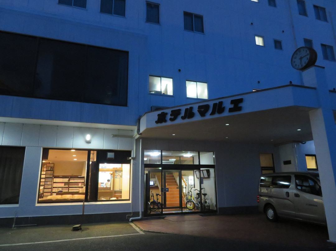 马鲁埃酒店主图