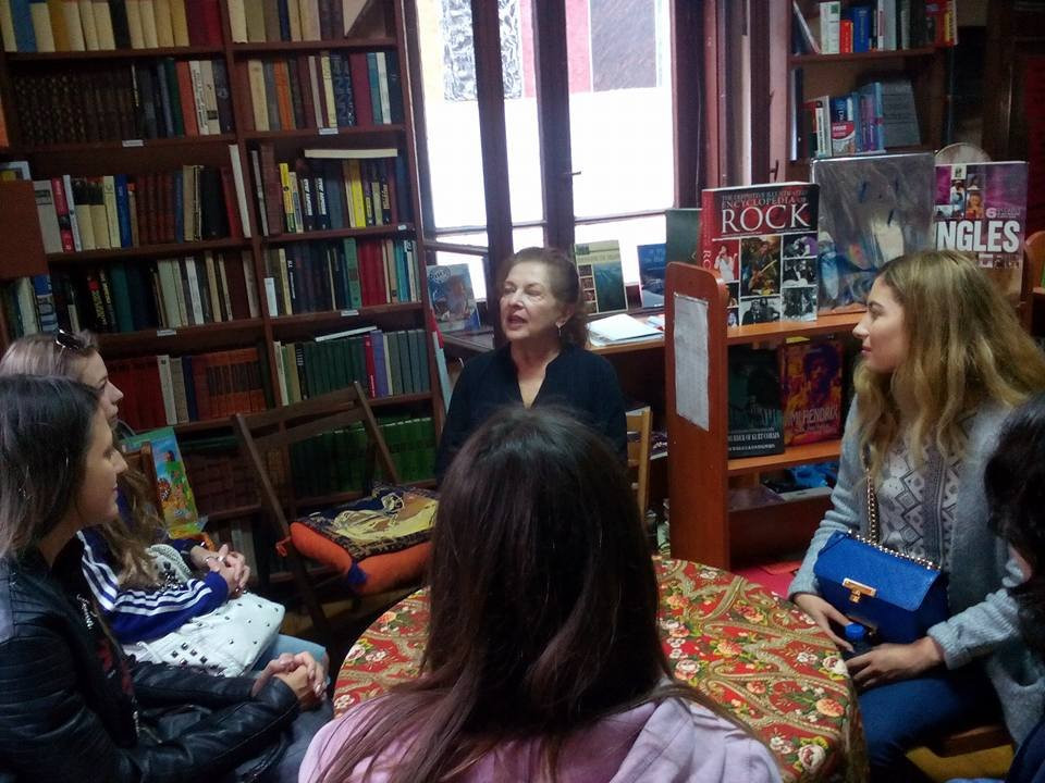 Shakespeare & Friends Bookshop-瓦尔纳必去景点