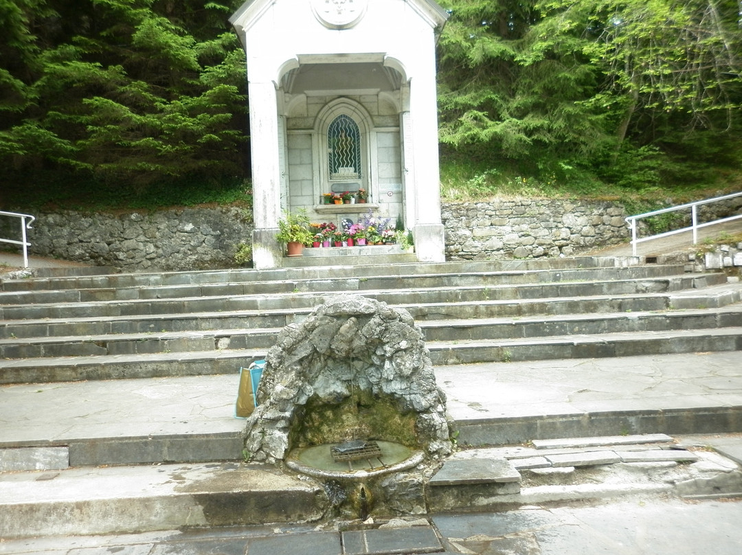 Sanctuaire de la Benite Fontaine景点图片