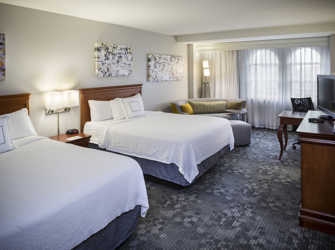 Courtyard by Marriott Norfolk Downtown主图