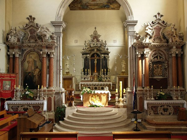 Church and Parish of St. Cross景点图片