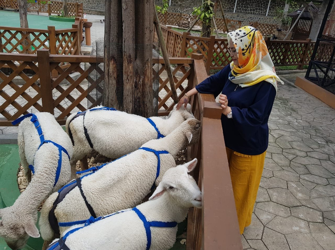 Taman Wisata Karang Resik-Tasikmalaya必去景点