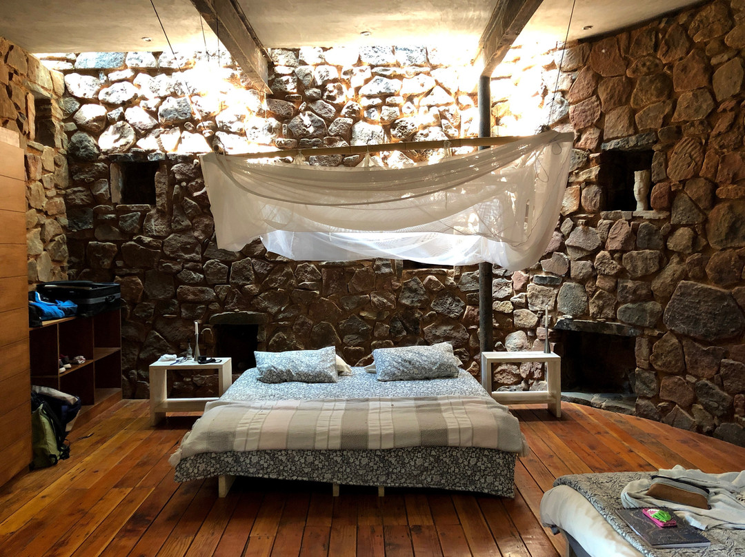 Sima Kade Bush Retreats