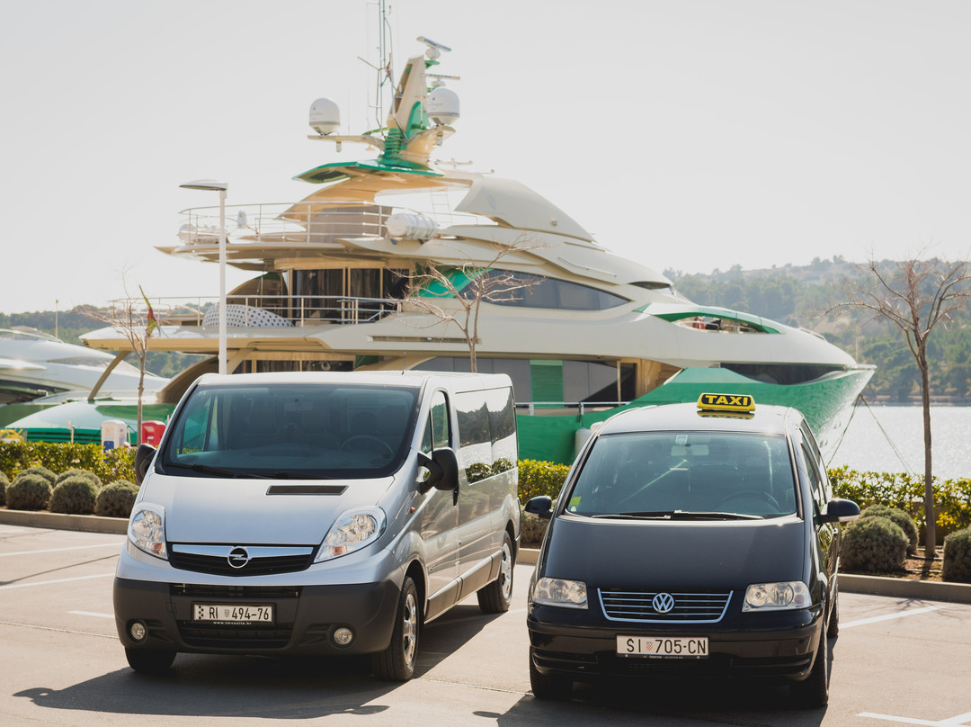 Kir Taxi & Transfers景点图片
