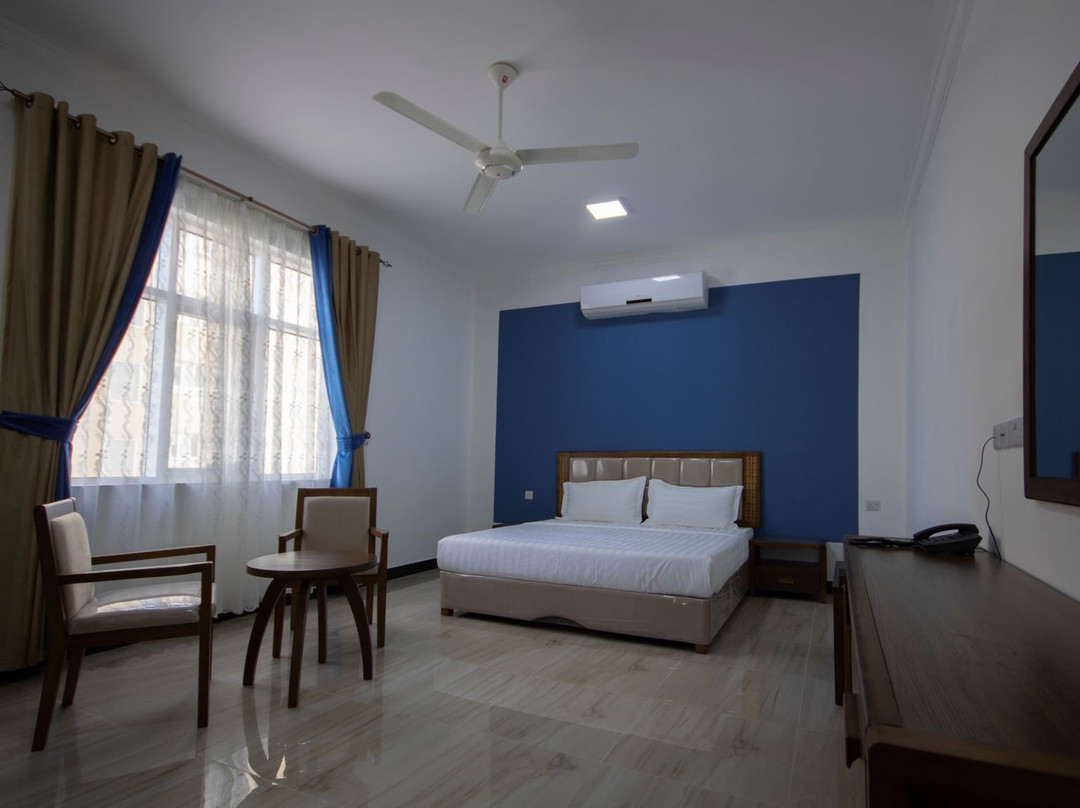 Home Station Hotel主图