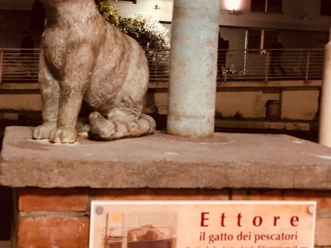 Statua di Ettore - Il Gatto dei Pescatori景点图片