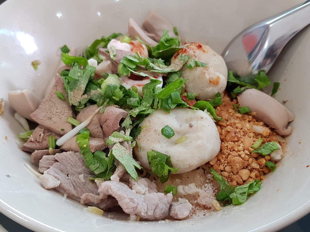 Tom Yum Noodles, Old-Fashioned Chuck