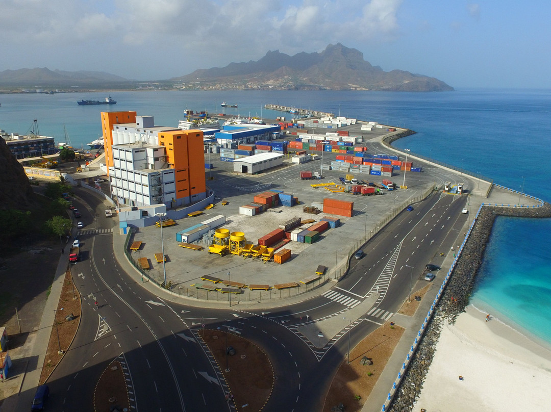 Zoom Zoom Mindelo-明德卢必去景点