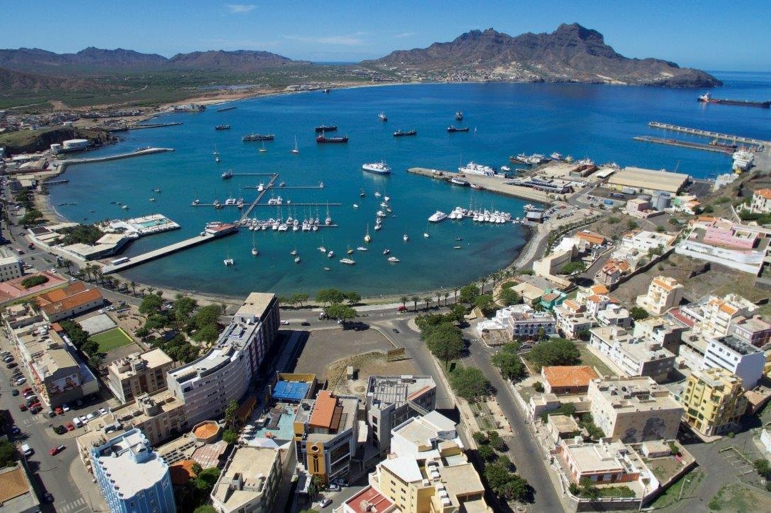 Zoom Zoom Mindelo-明德卢必去景点