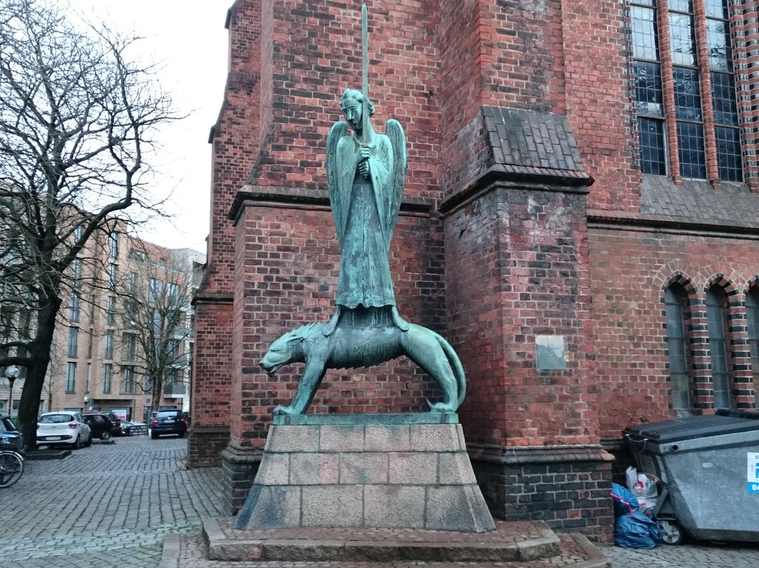 Bronzestandbild Geistkämpfer-基尔必去景点