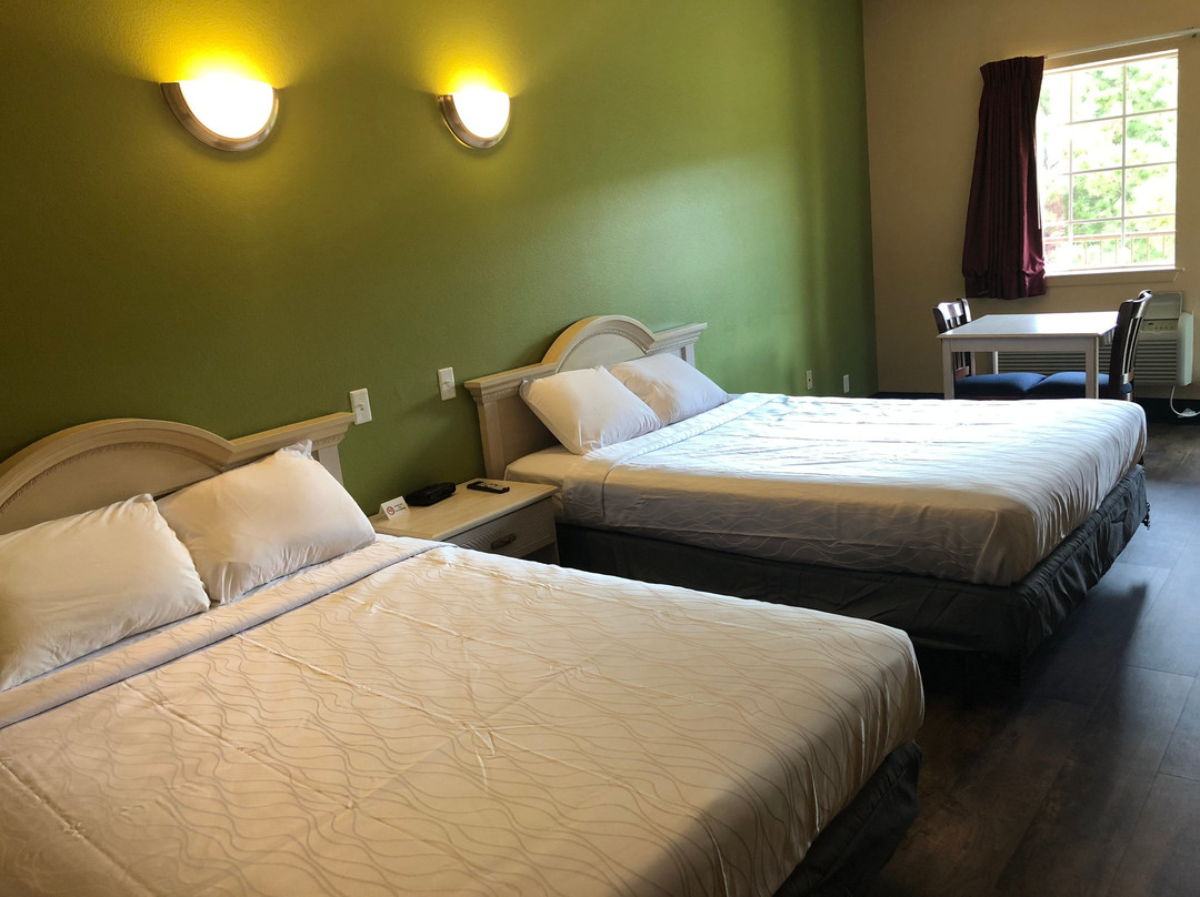 Weston Inn & Suites主图