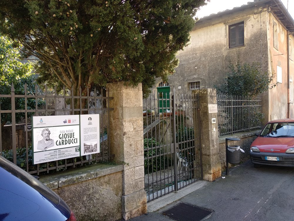 Museo Casa Natale di Giosue Carducci-彼得拉桑塔必去景点