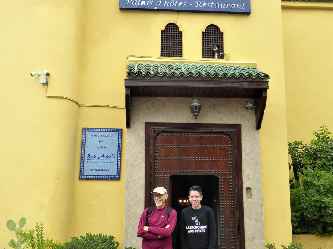 安达利比住宿酒店主图