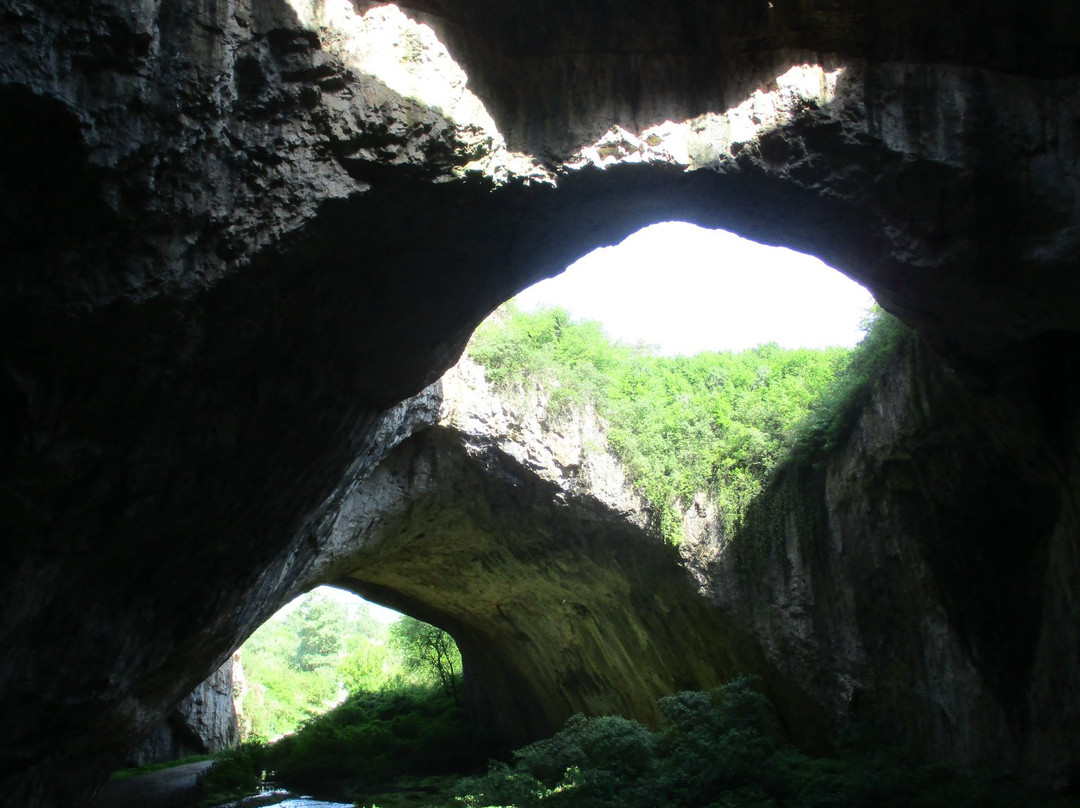 Devetashka Cave景点图片