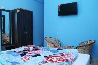 Aathishaya Holiday Inn主图