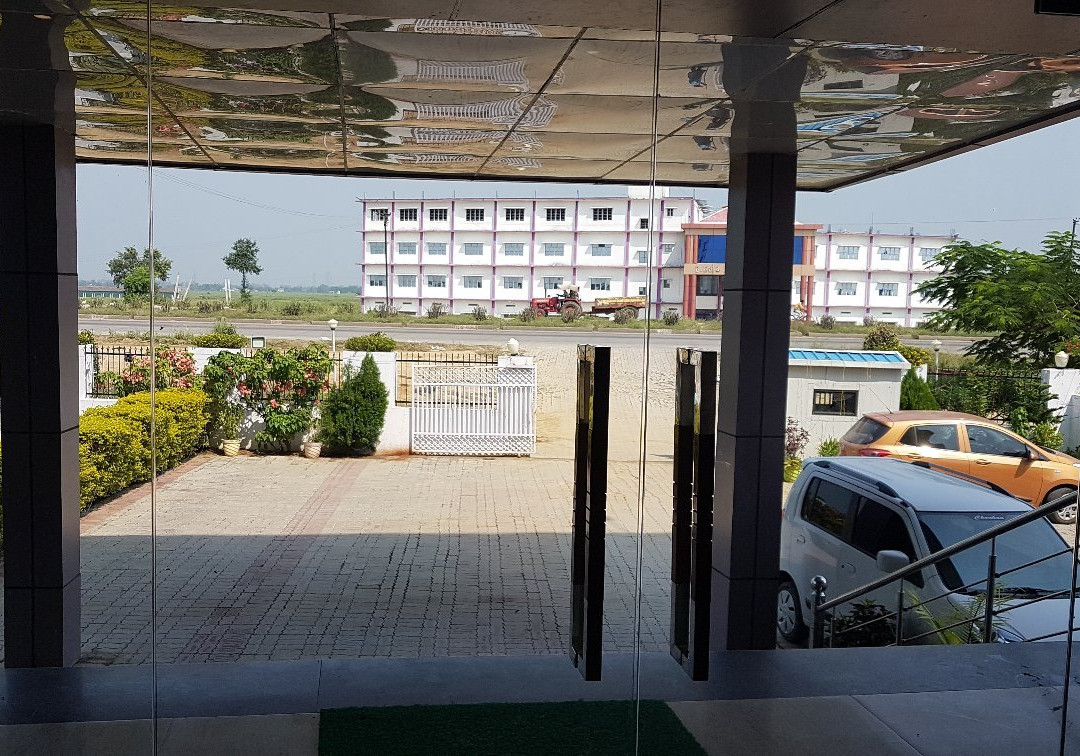 Hotel Vaishnavi Heights主图