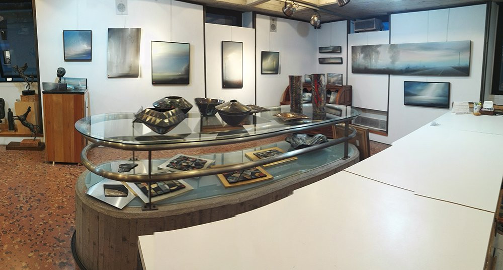 Galleria Zacchi-代森扎诺-德尔加达必去景点