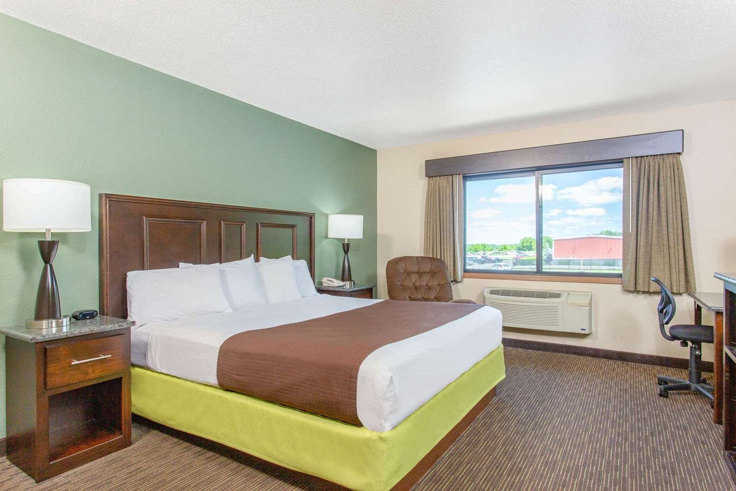 AmericInn by Wyndham West Salem-官方