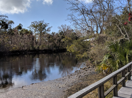 Winding River Garden Park-Yankeetown必去景点