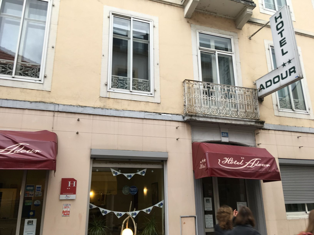 阿杜尔酒店主图