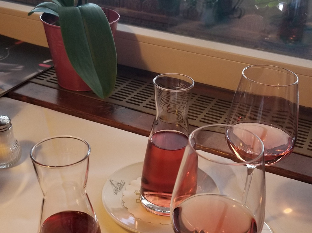施卢赫湖西弗酒店主图