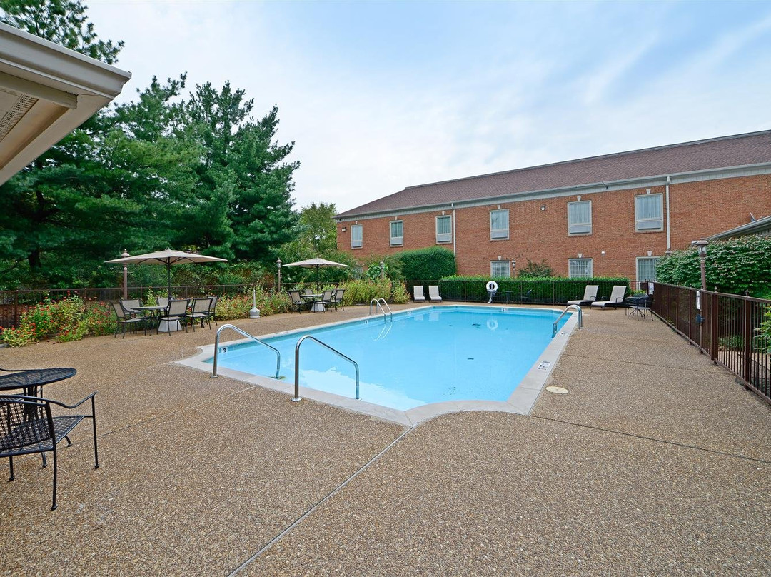 Best Western Spring Hill Inn & Suites主图