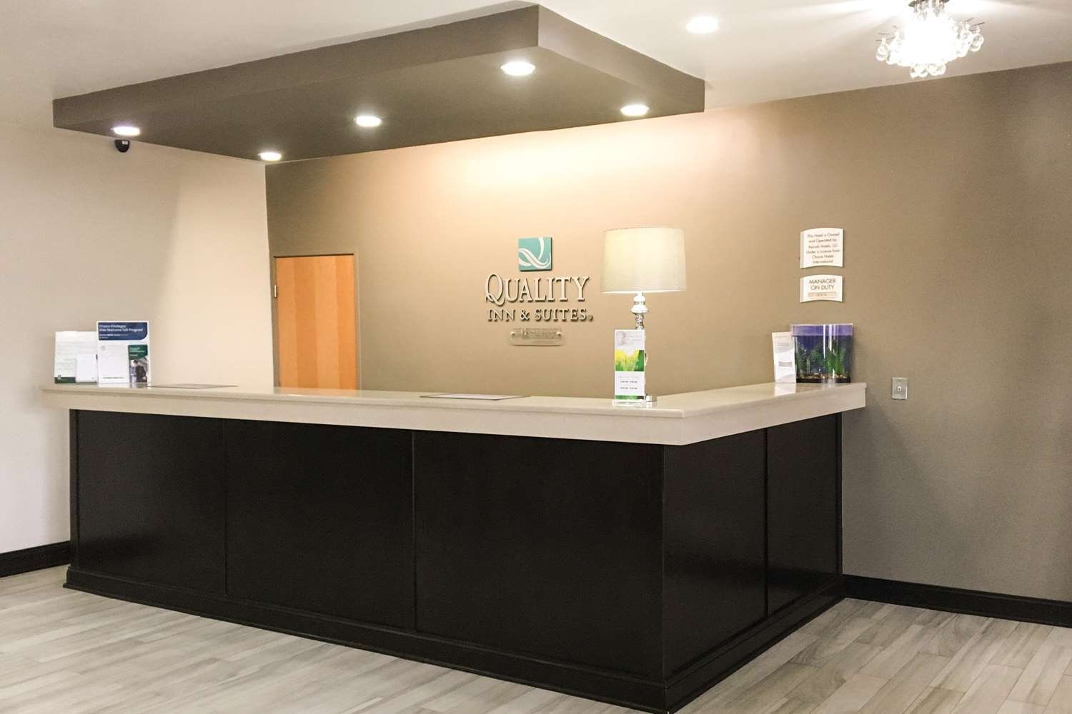 Quality Inn & Suites-官方