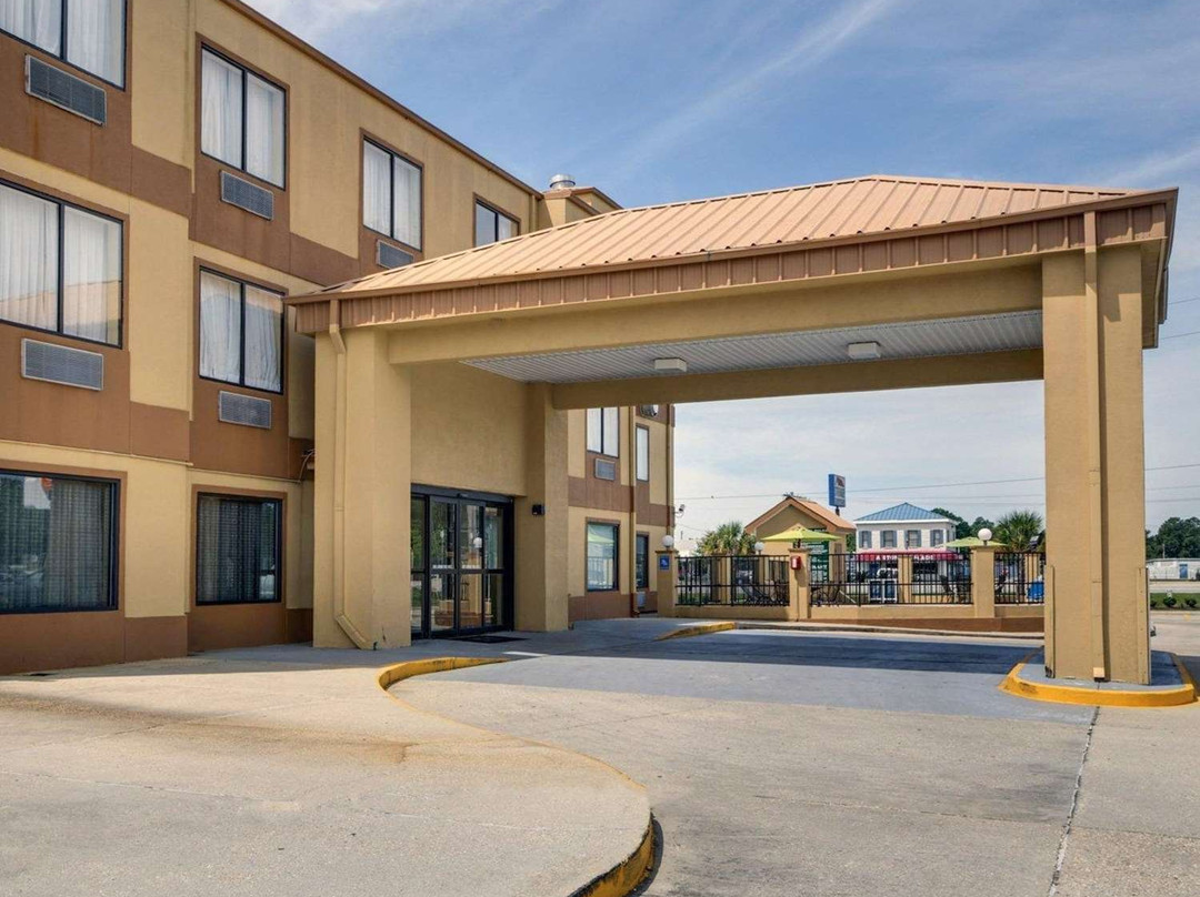 Quality Suites Baton Rouge East Denham Springs主图