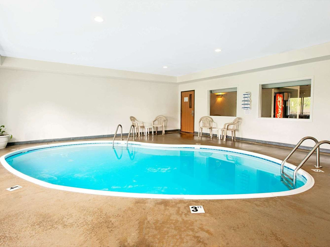 速8汽车旅馆主图