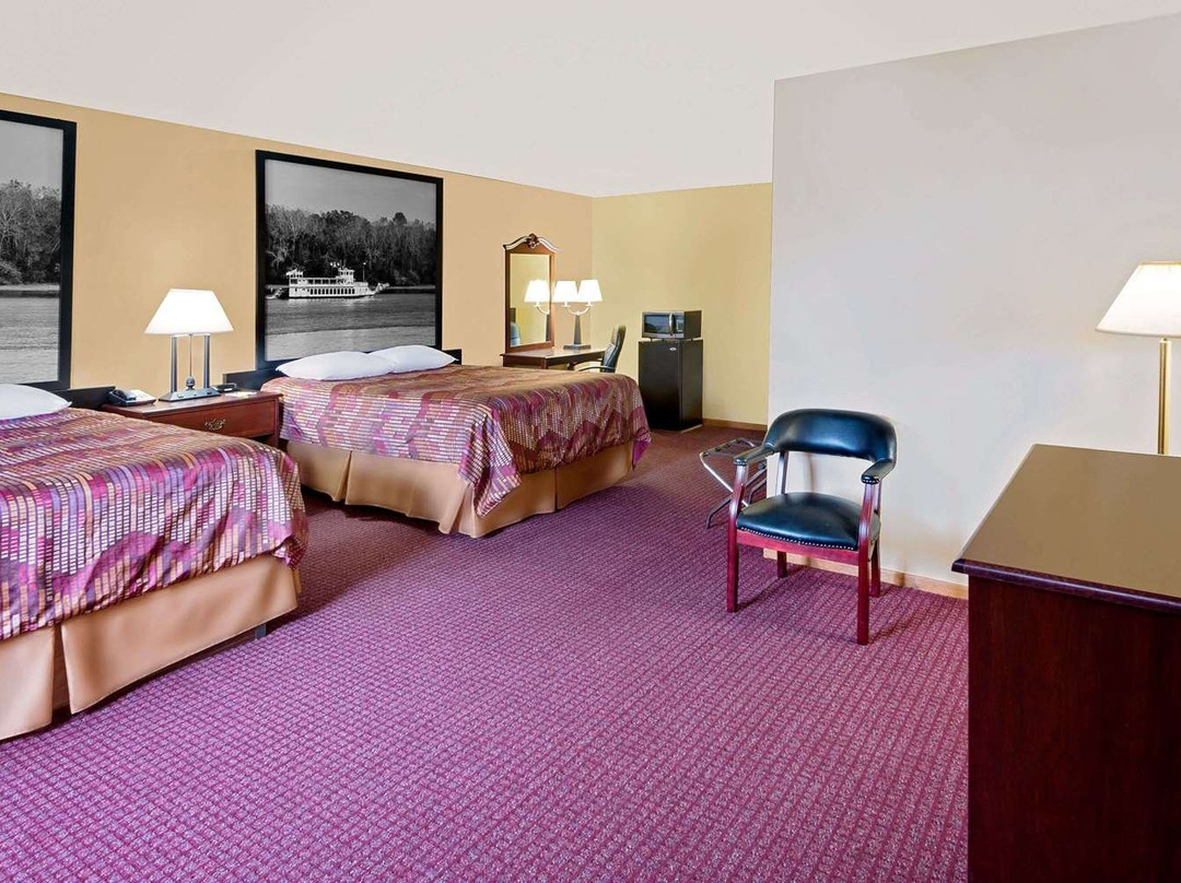 Super 8 by Wyndham Iowa Falls主图