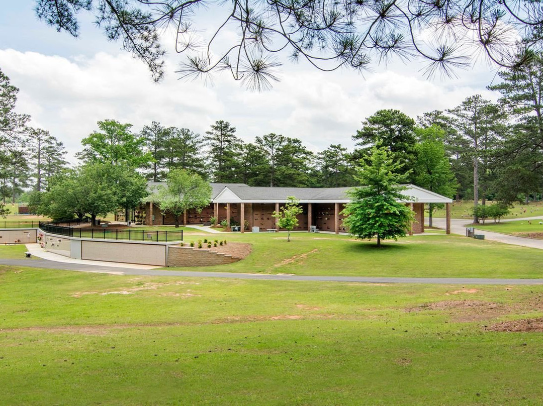 2024年3月Macon Memorial Park Funeral Home and Cemetery景点攻略Macon Memorial