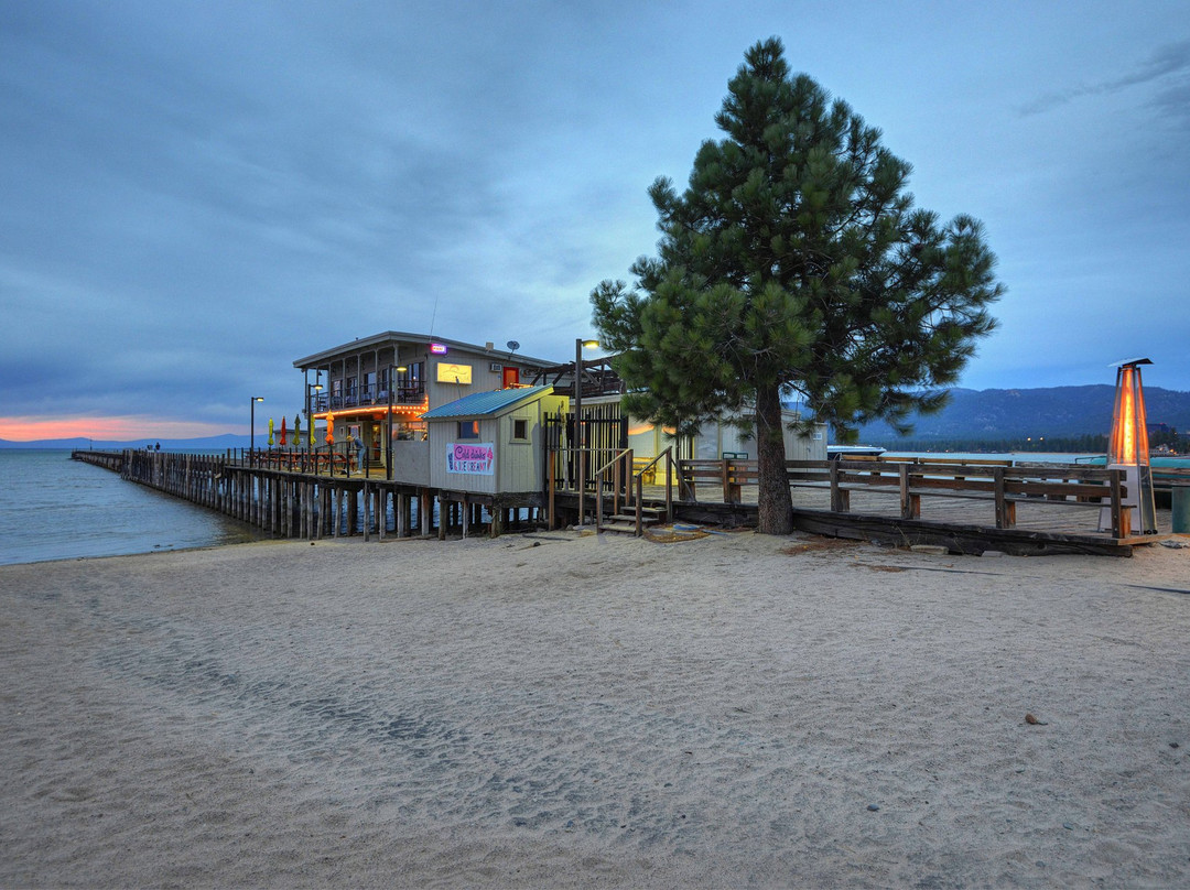 南太浩湖餐馆和美食-Boathouse On The Pier