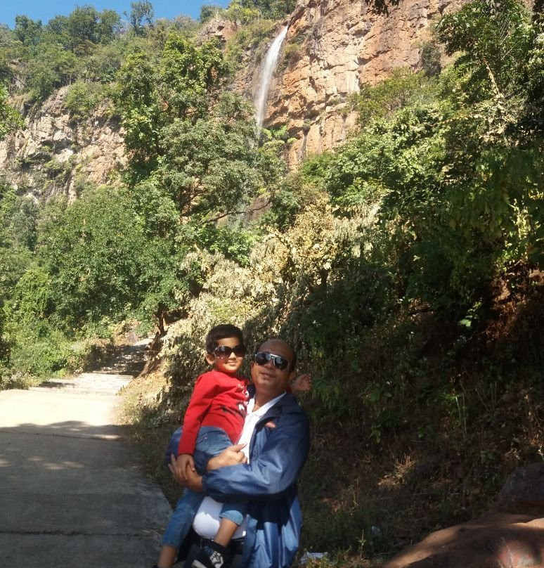 Khandadhar Falls景点图片