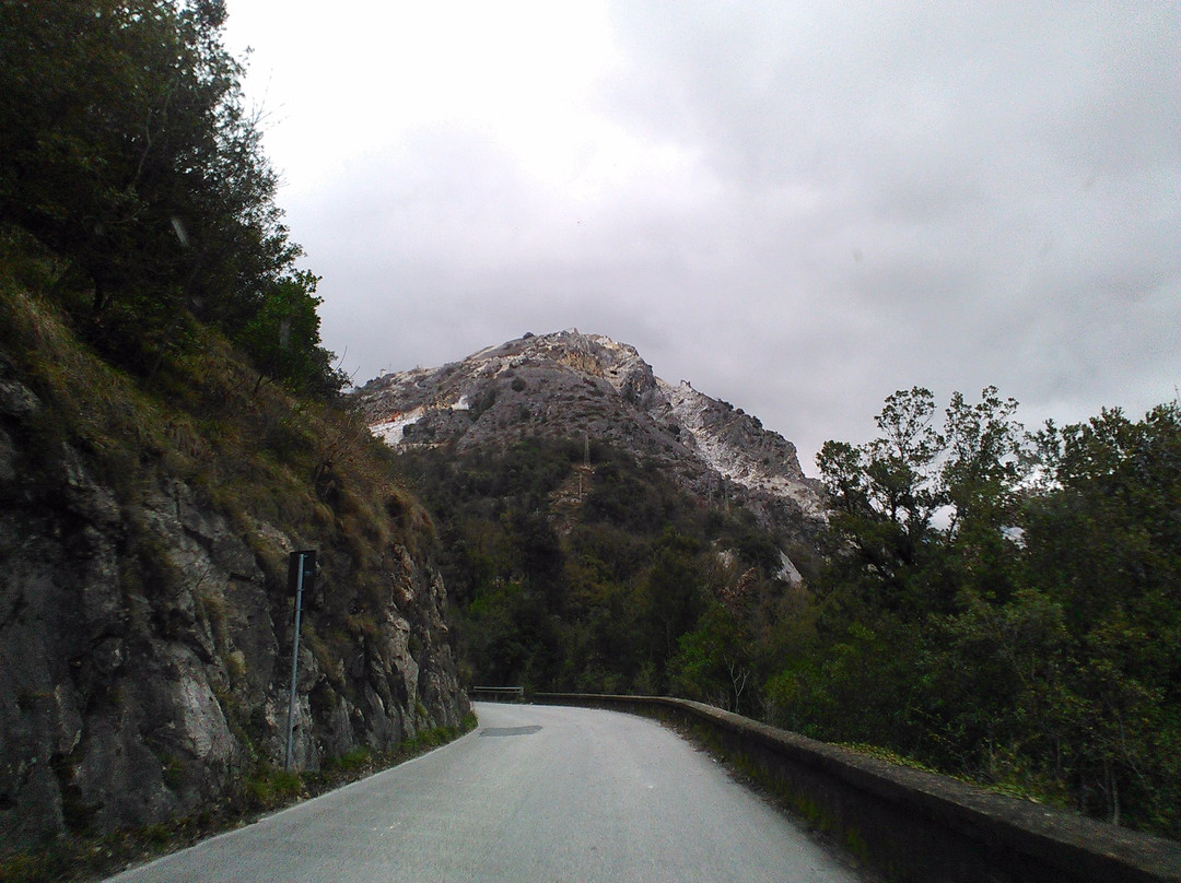 Marble Caves of Carrara景点图片