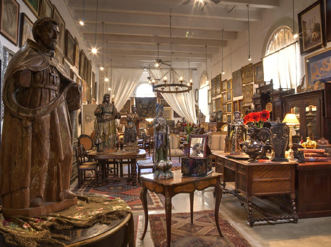 Arte & Antiguedades-圣米格尔护城必去景点