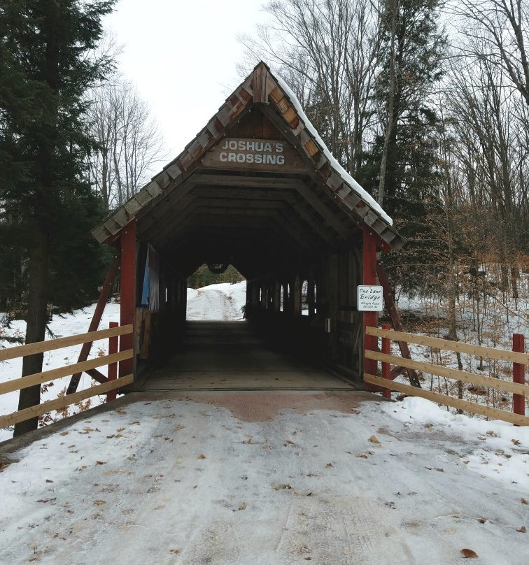 Loon Song Covered Bridge-Lake Ann必去景点