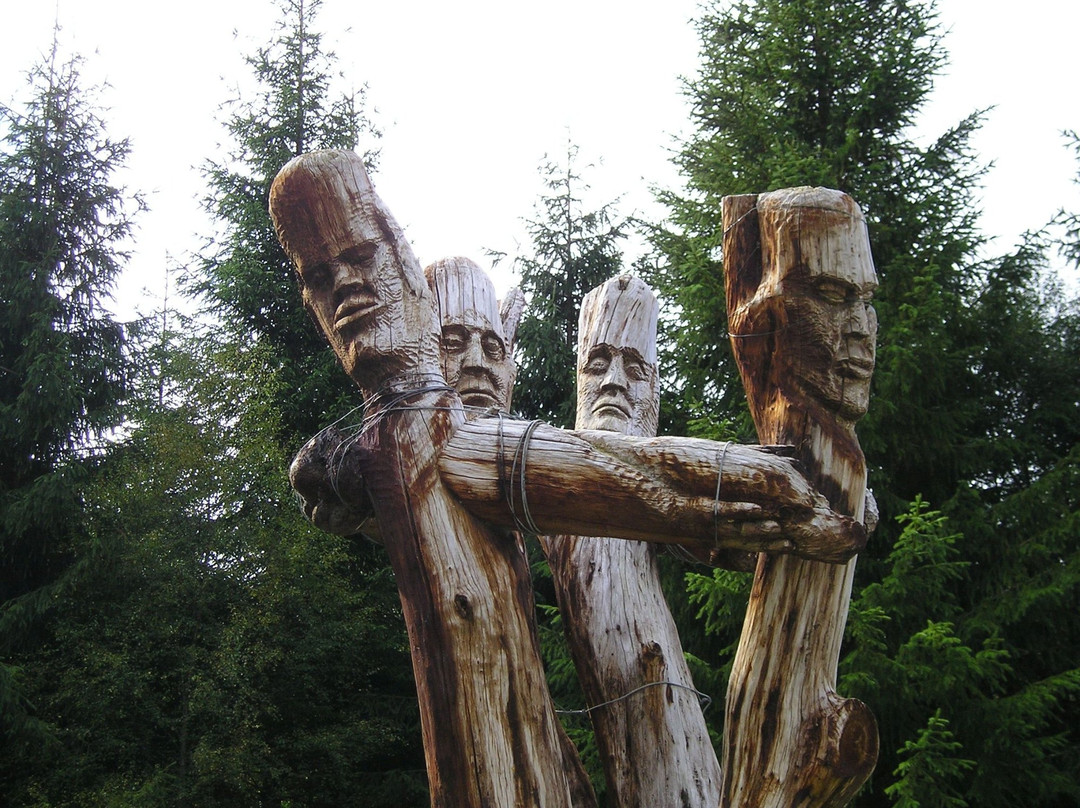 Frank Bruce Sculpture Trail景点图片