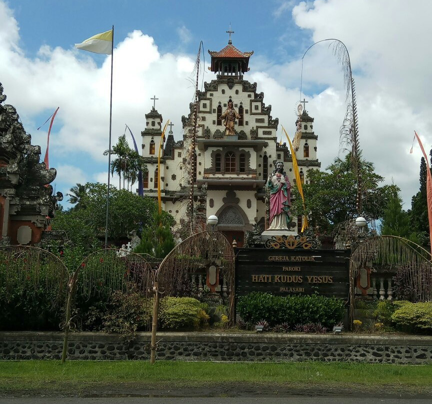 Catholic Church Of Sacred Heart Of Jesus景点图片