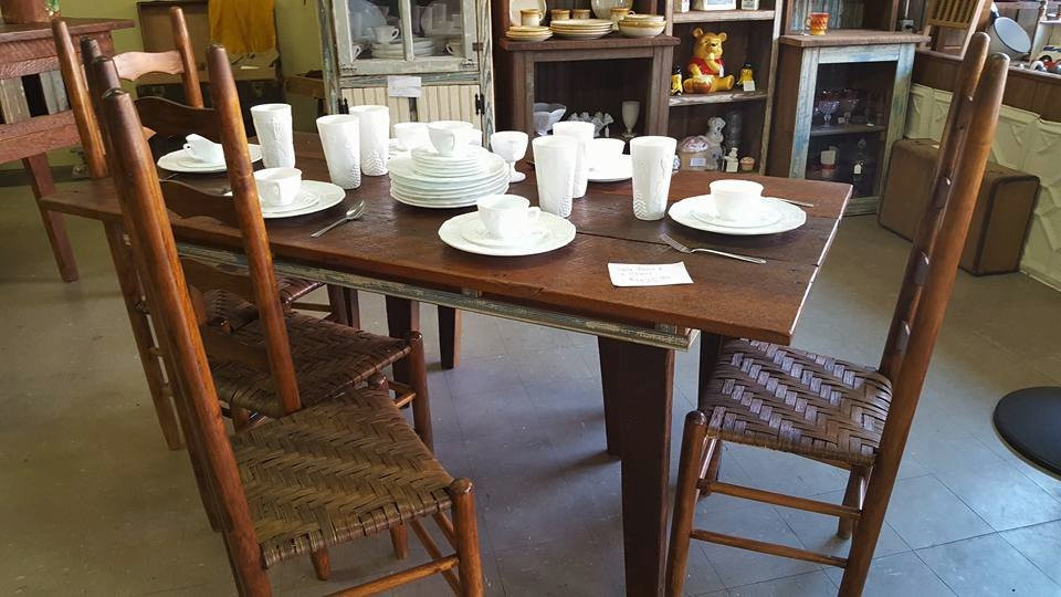 Joe's Salvage and Antiques景点图片