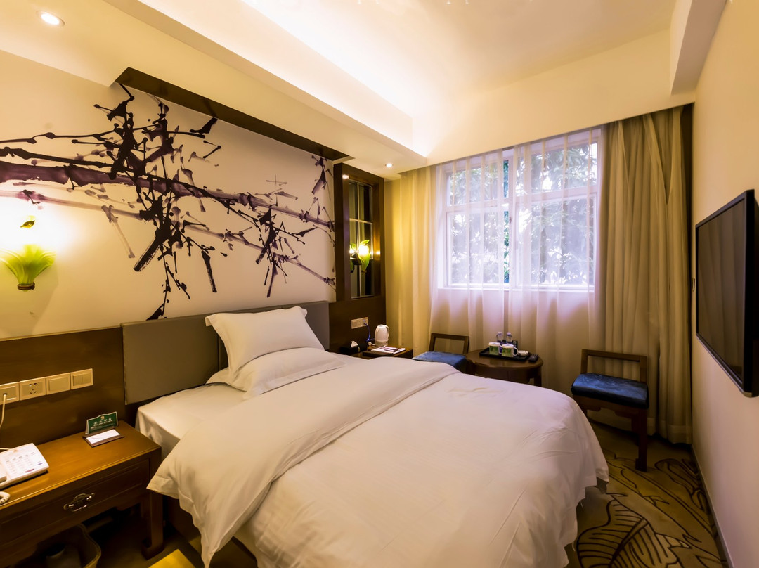 朋悦花园酒店(深圳福田上梅林地铁站店）主图