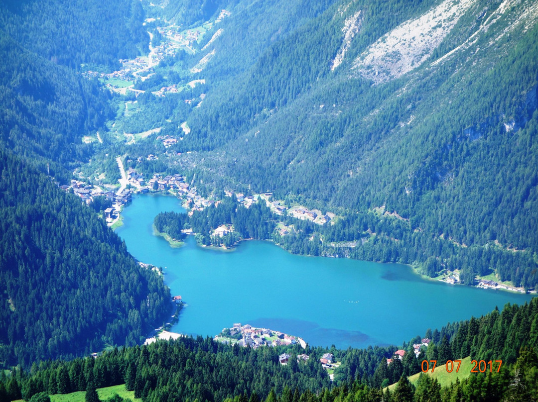 Lago di Alleghe景点图片